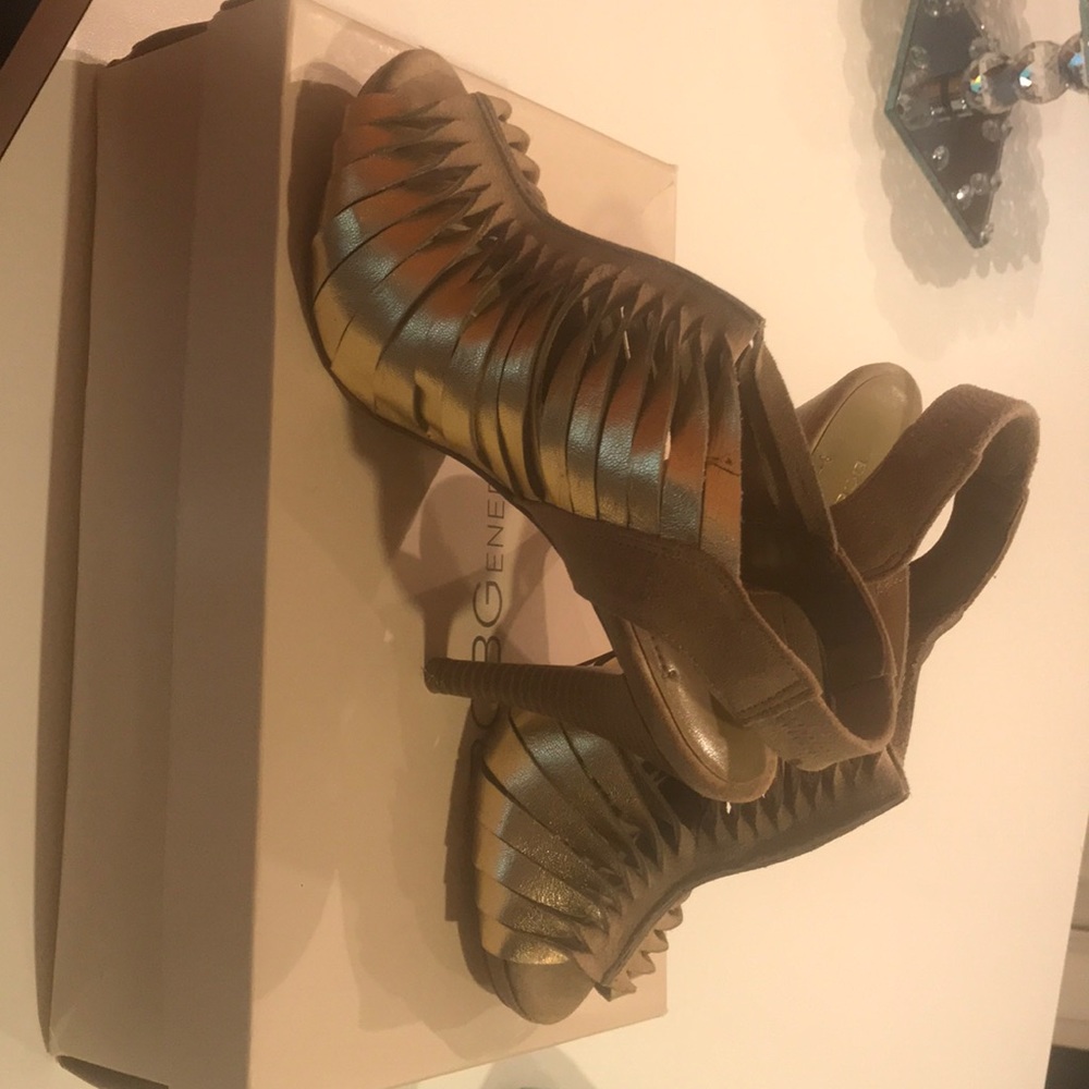 Gold heels BCBG
